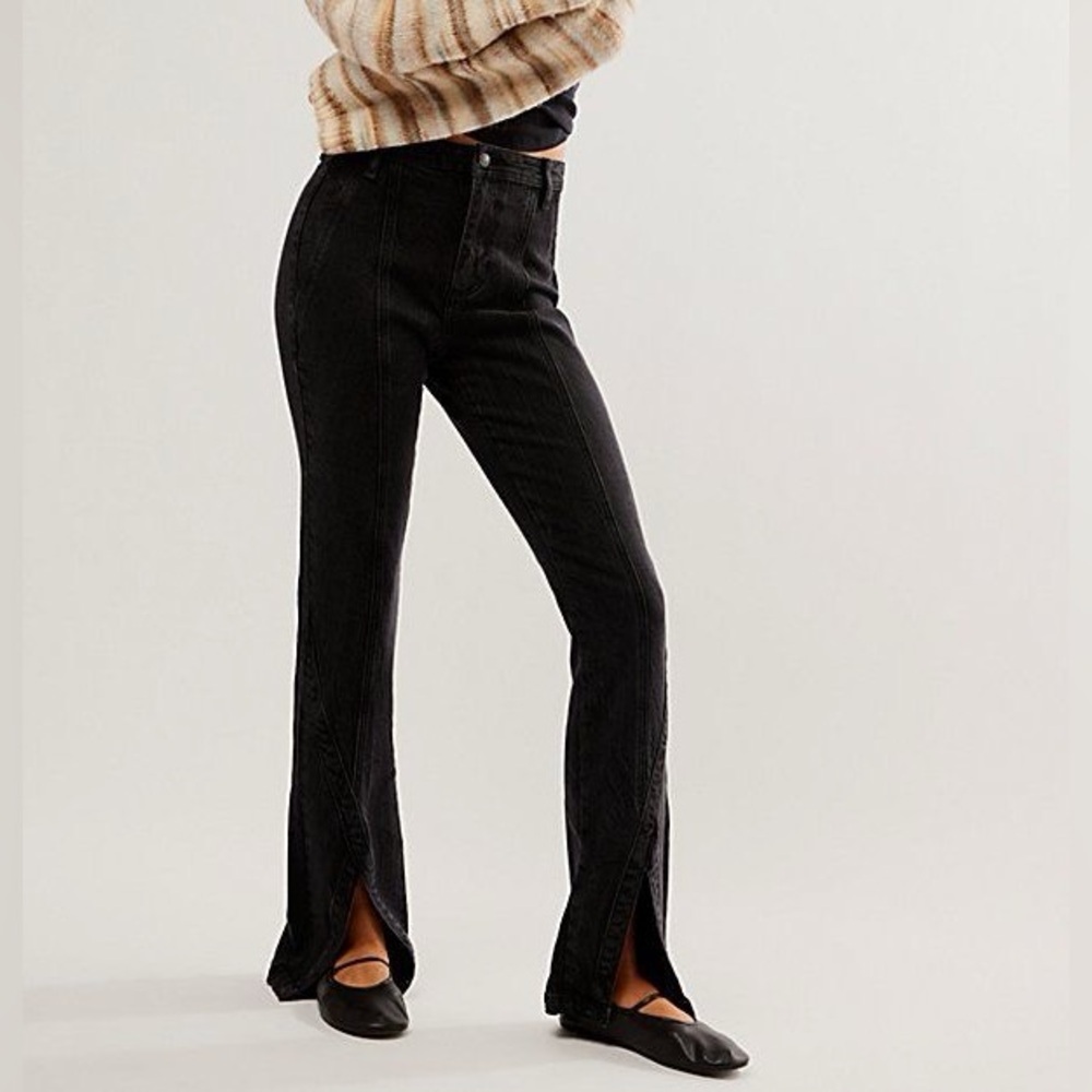 NWT We The Free CRVY Mona Flare Jeans